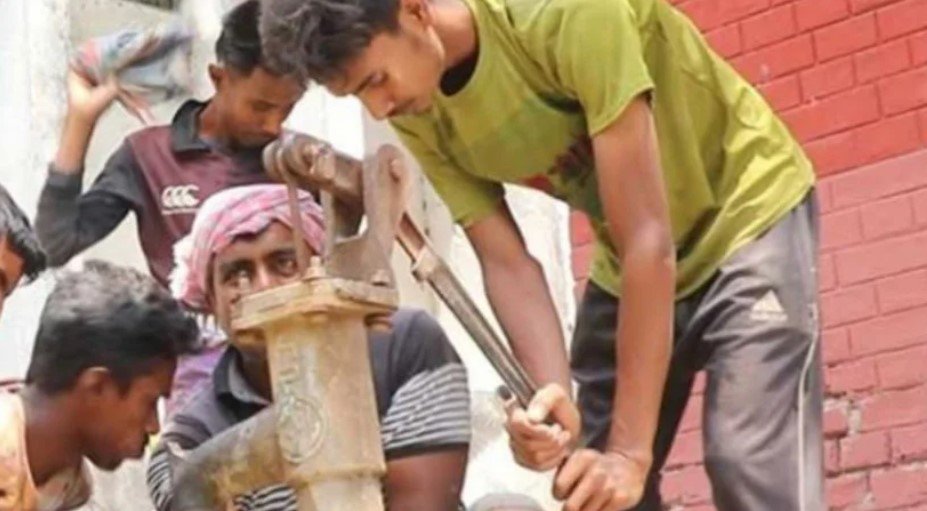 প্রচন্ড গরমে চু্য়াডাঙ্গা-পাবনায় তিনজনের মৃত্যু, স্বজনদের দাবি হিট স্ট্রোক